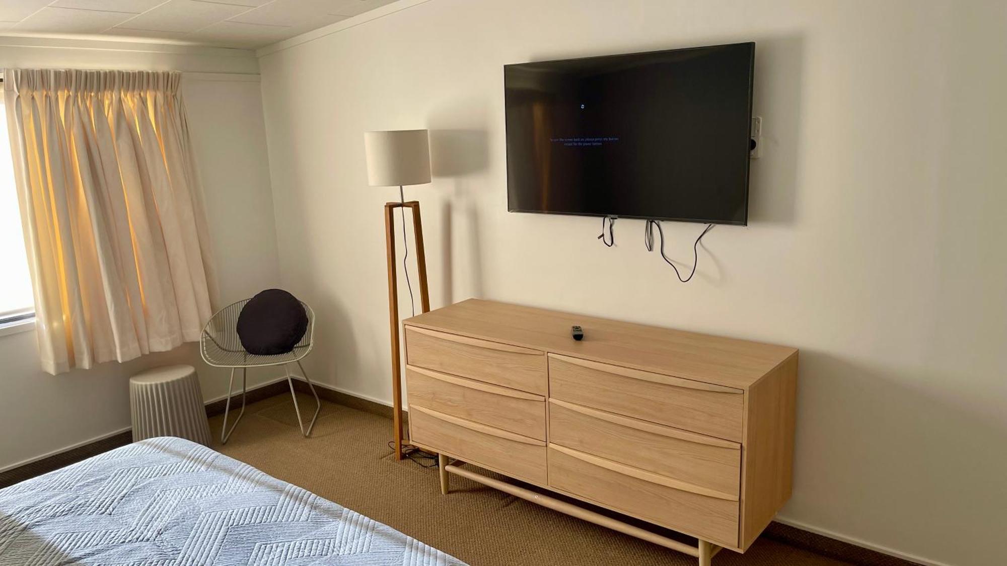 Hotel The Nautilus Napier Exterior foto A flat screen television mounted on a wall