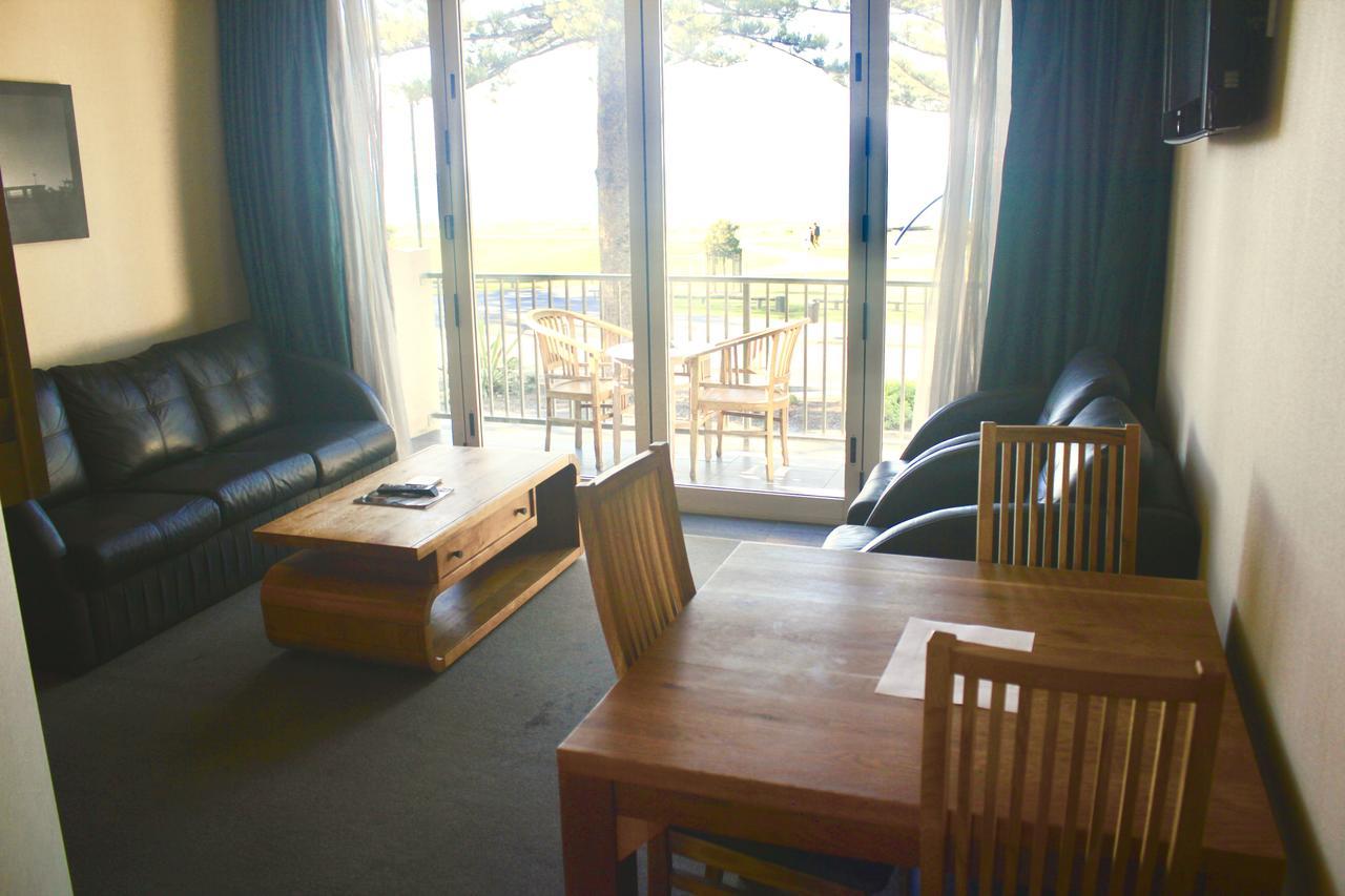 Hotel The Nautilus Napier Exterior foto Living room of a two-bedroom apartment