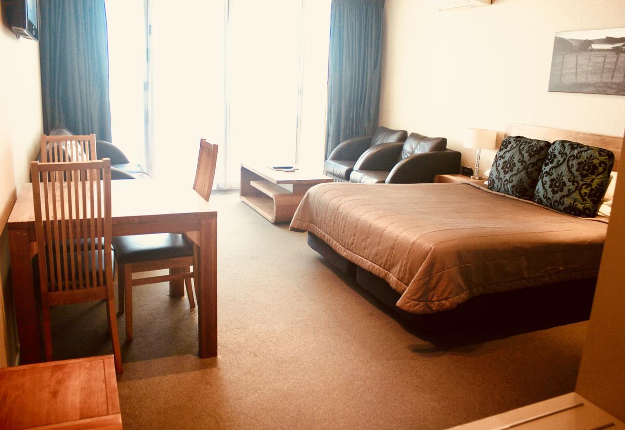 Hotel The Nautilus Napier Exterior foto A typical studio apartment