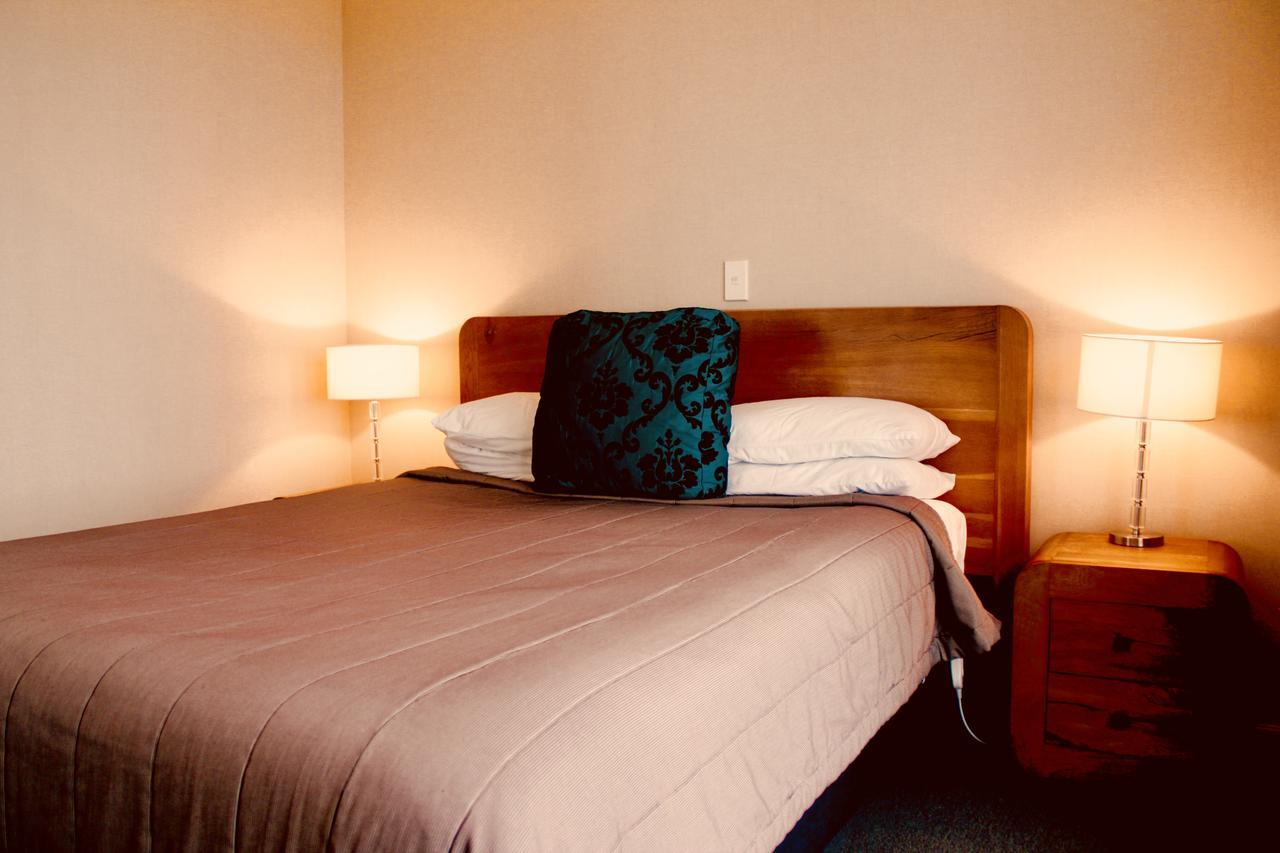 Hotel The Nautilus Napier Exterior foto A bedroom at the hotel