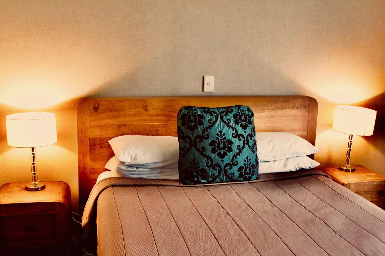 Hotel The Nautilus Napier Exterior foto A bedroom at the hotel
